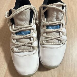Size 10.5 - Jordan 11 Low Retro Legend Blue ( AV2187-117 )